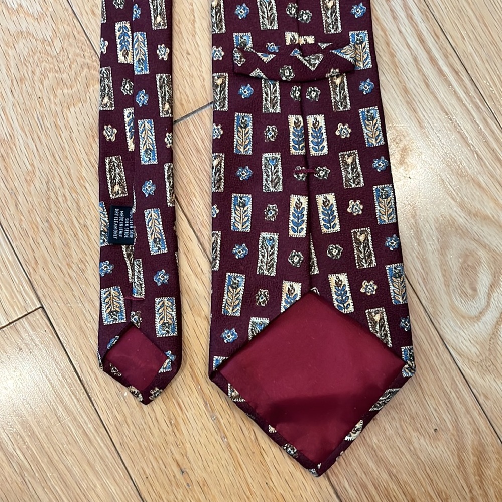 VINTAGE AKA Eddie Bauer Burgundy Red & Cream Floral Print Silk Tie - Picture 5 of 5